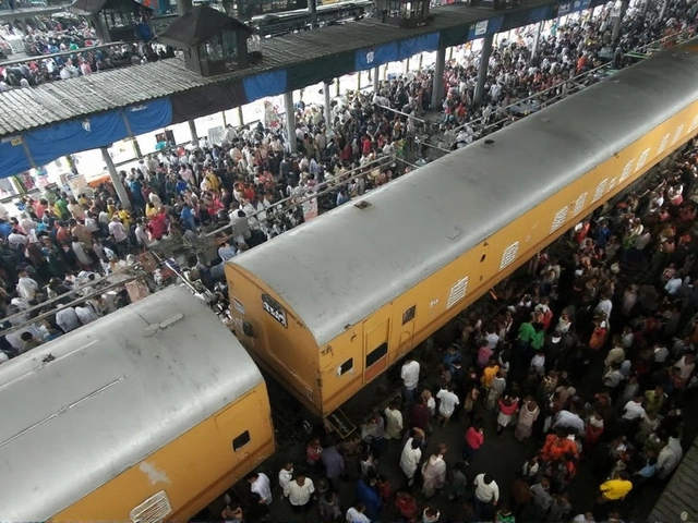 Stampede Chaos at New Delhi Railway Station Leaves 18 Dead Amid Maha Kumbh Travel Frenzy