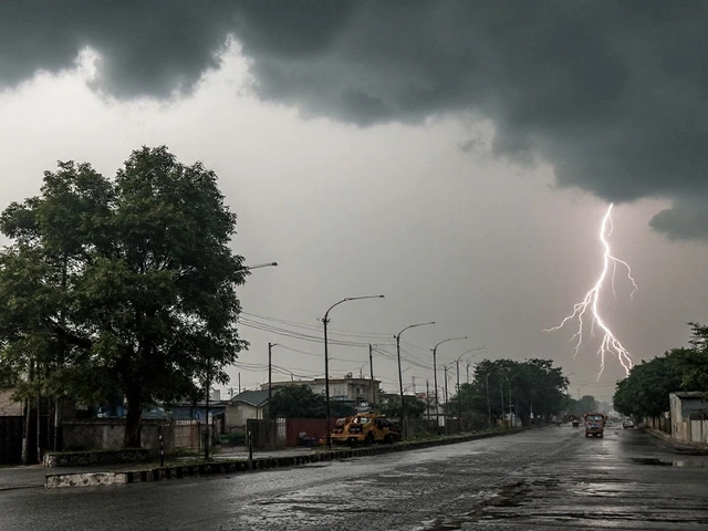 UP Weather: Orange Alert in 15 Districts, Yellow for Lucknow as Heavy Monsoon Rains Persist